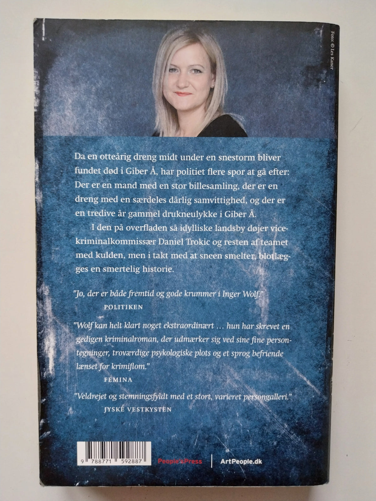 Inger Wolf - Frost og aske